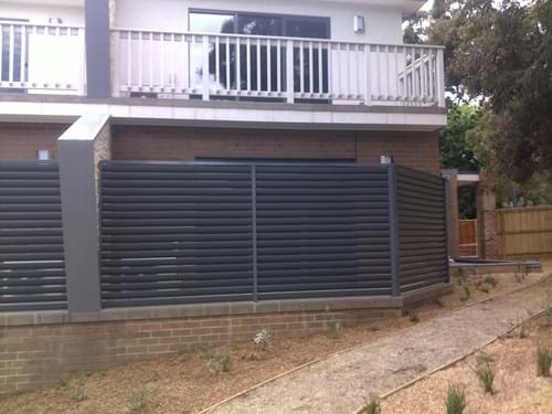 Louvre Blade Balcony Screen by Bayside Privacy Screens come in a ranage of colours