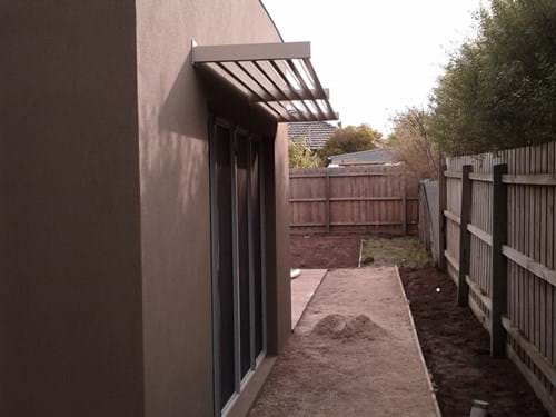 Louvre Blade Sunscreens give maximum light and privacy control