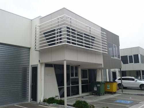 Louvre 150m Blade Sunscreens are ideal for sun protection