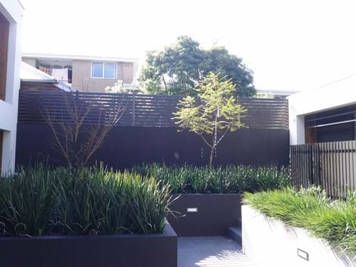 Fixed louver blade balcony screen