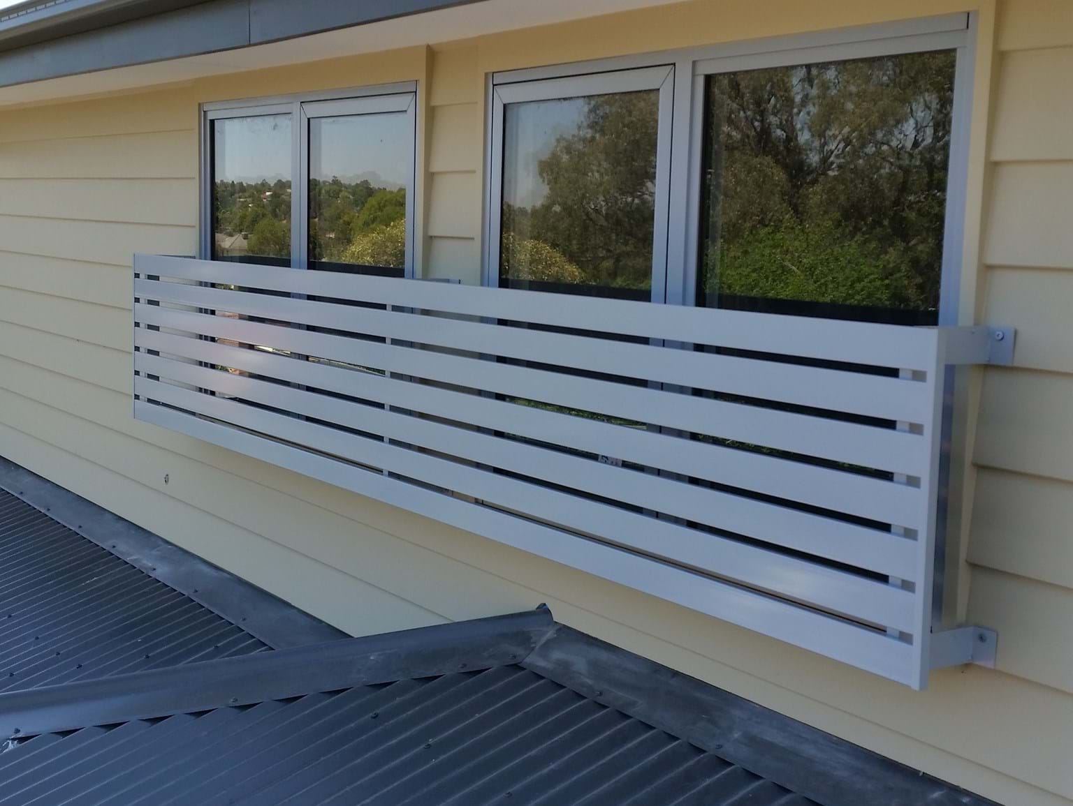 Baton Style Window Screen