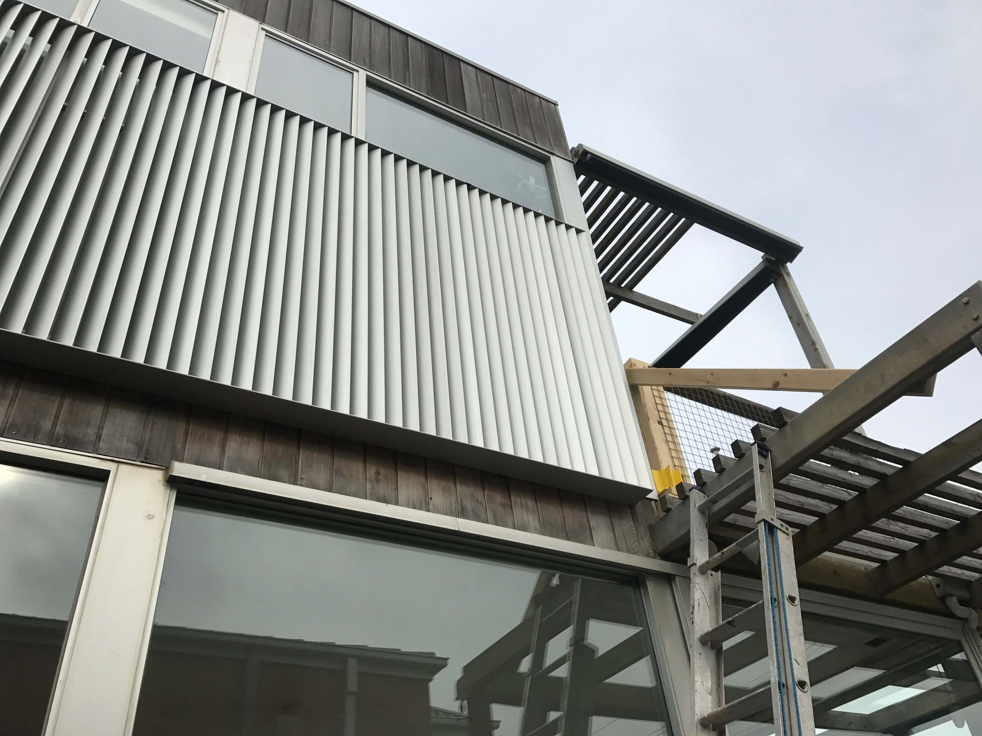 Vertical Louvre Blade Screens