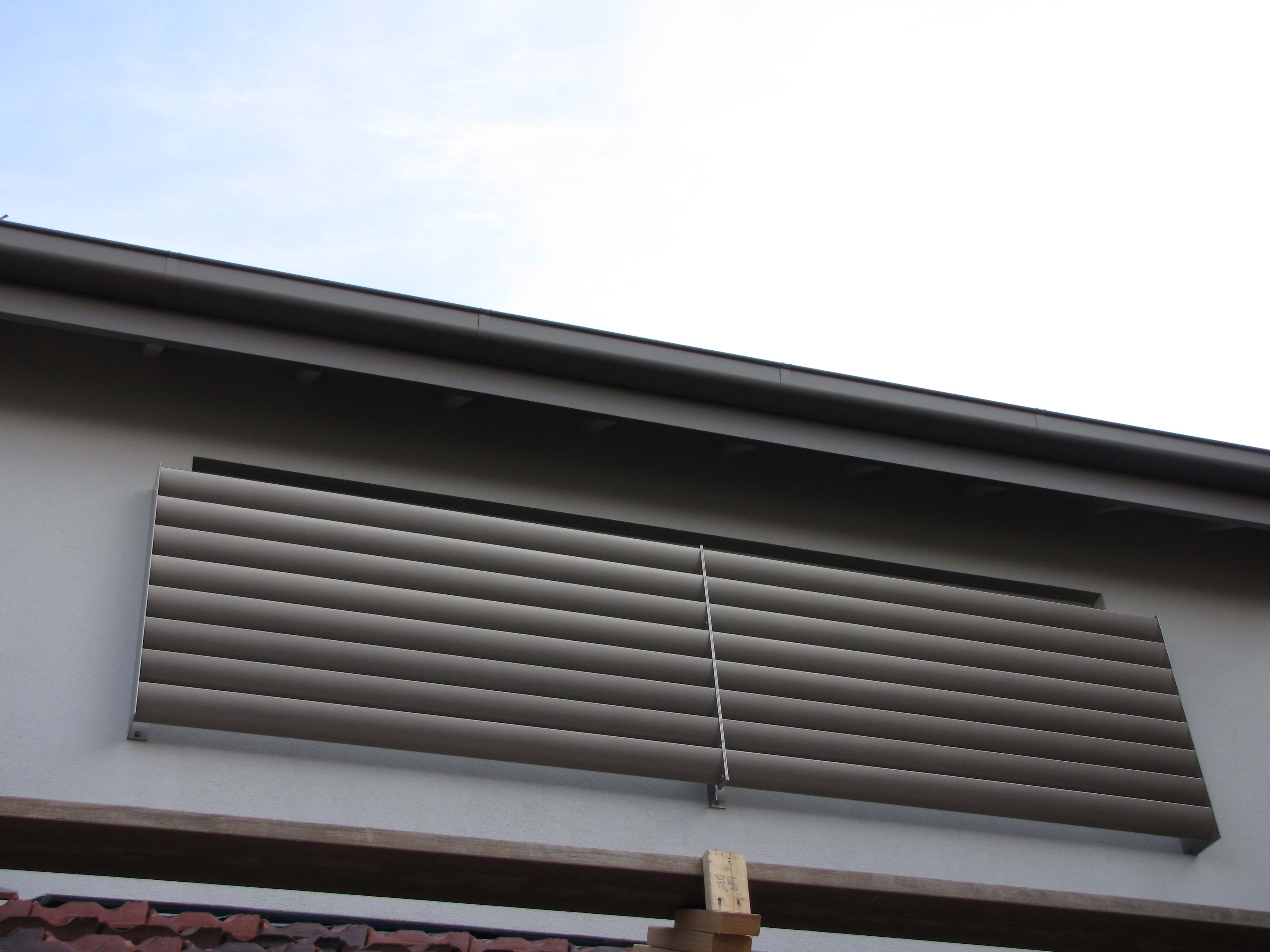 Bayside Privacy Screens custom built Louvre Blade Window Screen 