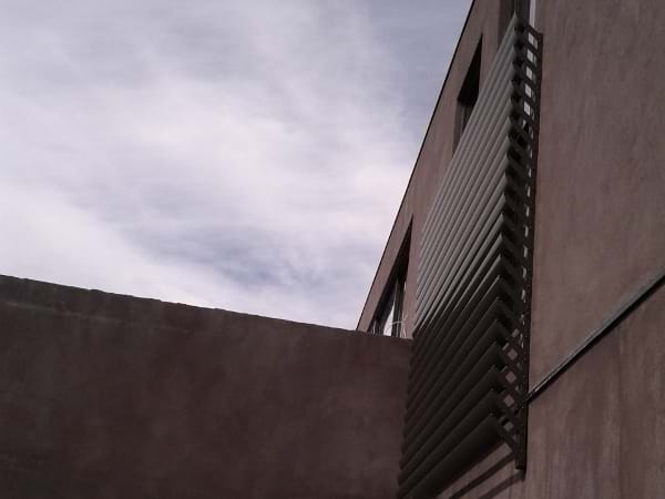 Clear View Louvre Blade Screens by Bayside Privacy Screens complement any situation 