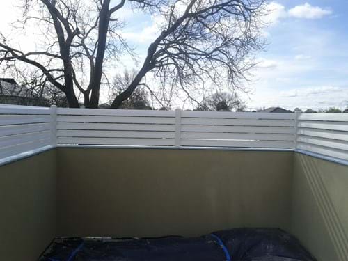 Height and width adjusted in all Louvre Blade Balcony Screening